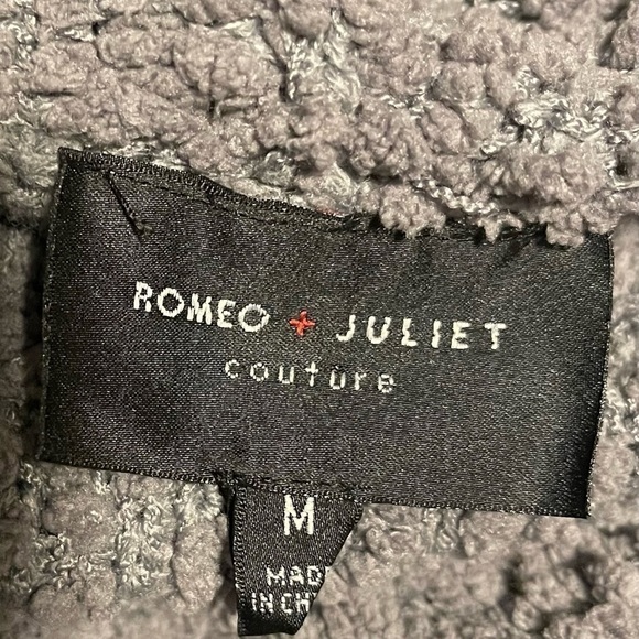 Romeo +  Juliet couture Gray nubby turtleneck sweater - Picture 8 of 9